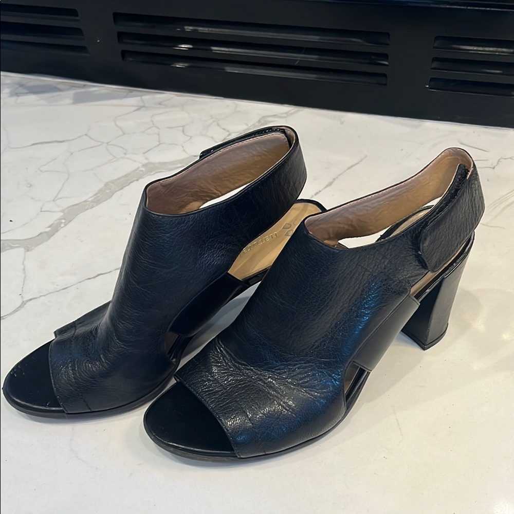 Naturalizer Chic Black Leather Open-Toe Heels